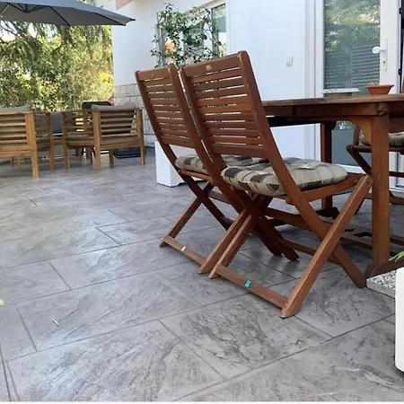 Artemus Karliva Lägenhet *