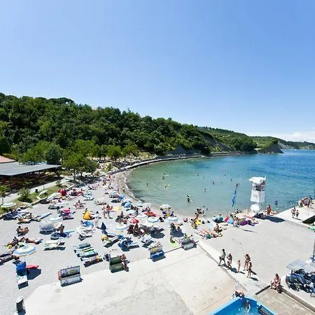 Appartement Artemus Karliva