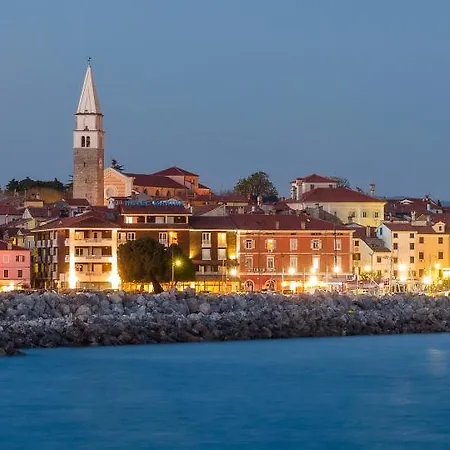 Appartement Artemus Karliva