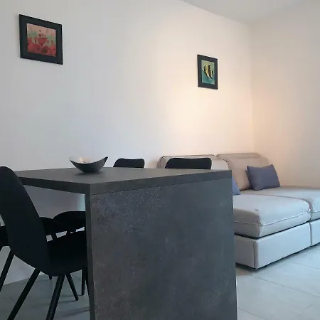 Artemus Karliva * Izola