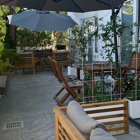 Artemus Karliva Appartement *