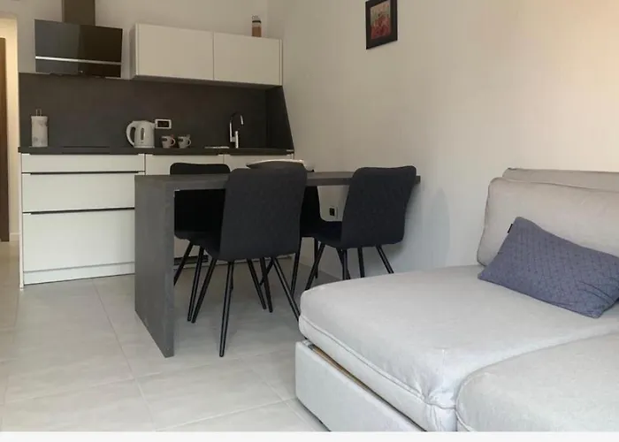 Artemus Karliva アパート イゾラ