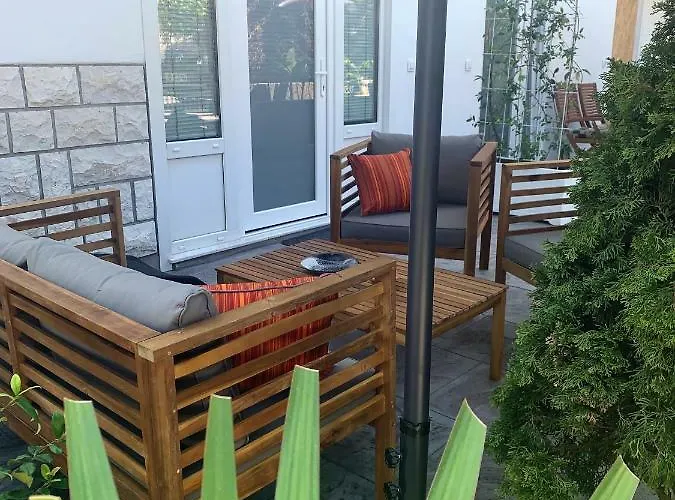 アパート Artemus Karliva